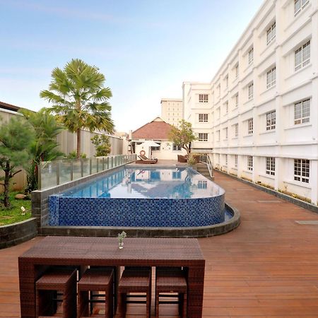 Kokoon Hotel Surabaya Exterior photo