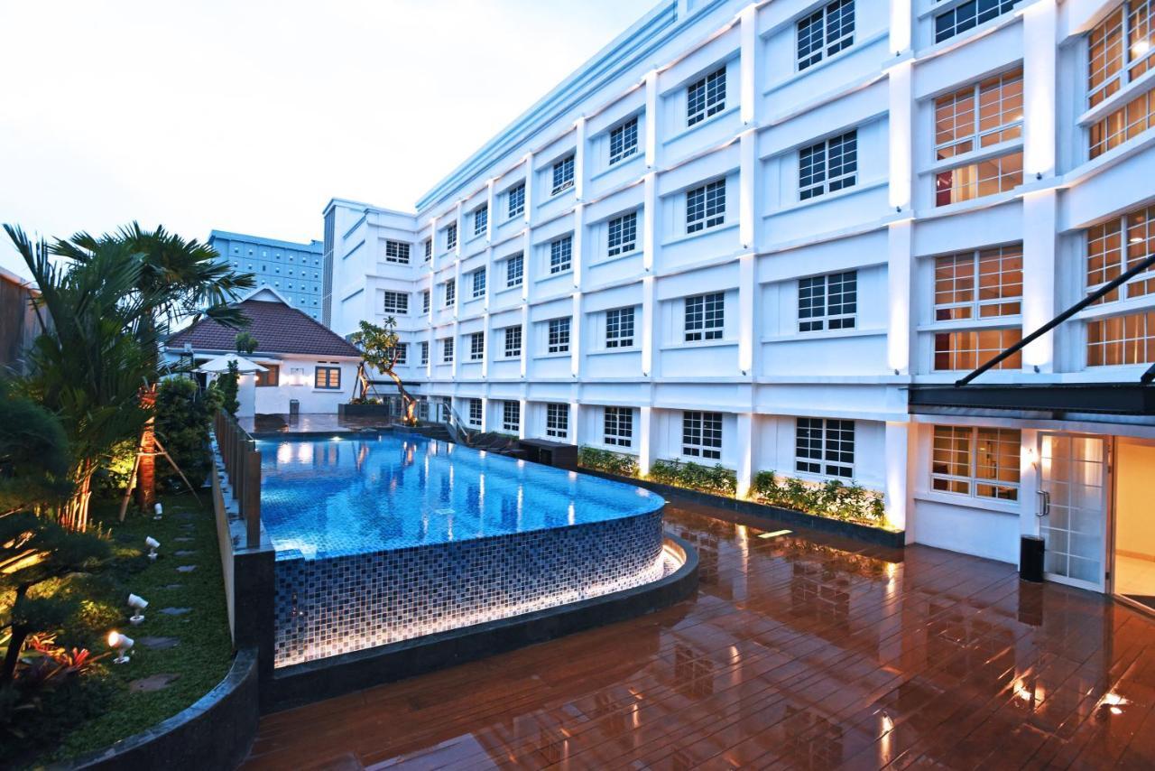 Kokoon Hotel Surabaya Exterior photo